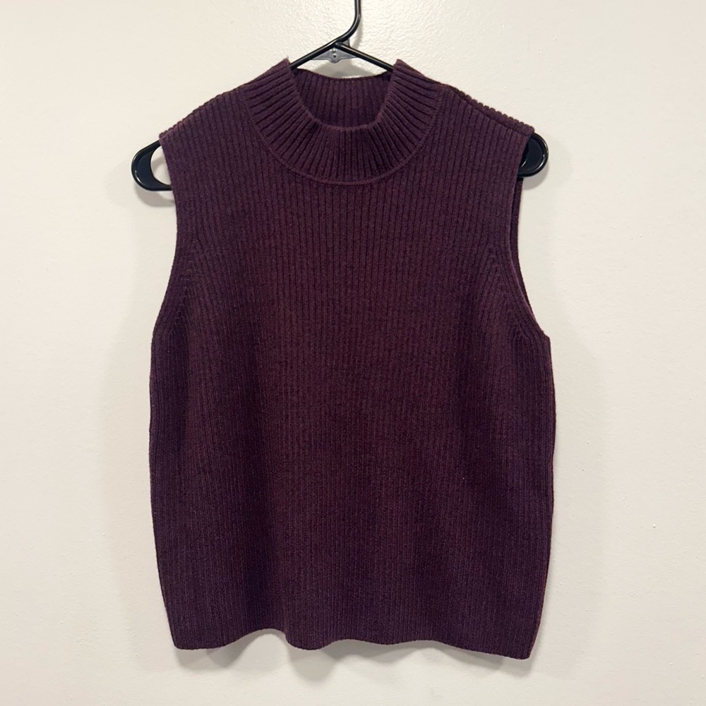 St. John Ribbed Knit Sleeveless Vest in dark purple Plum size XL